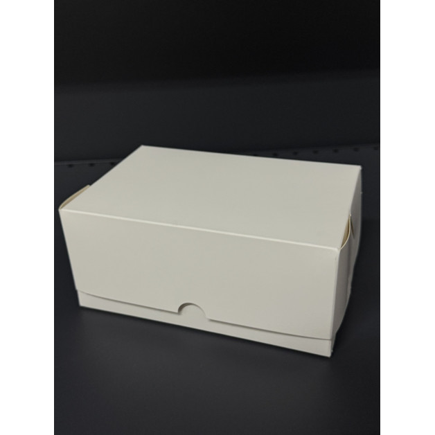БІЛА коробка 18*12*8 см