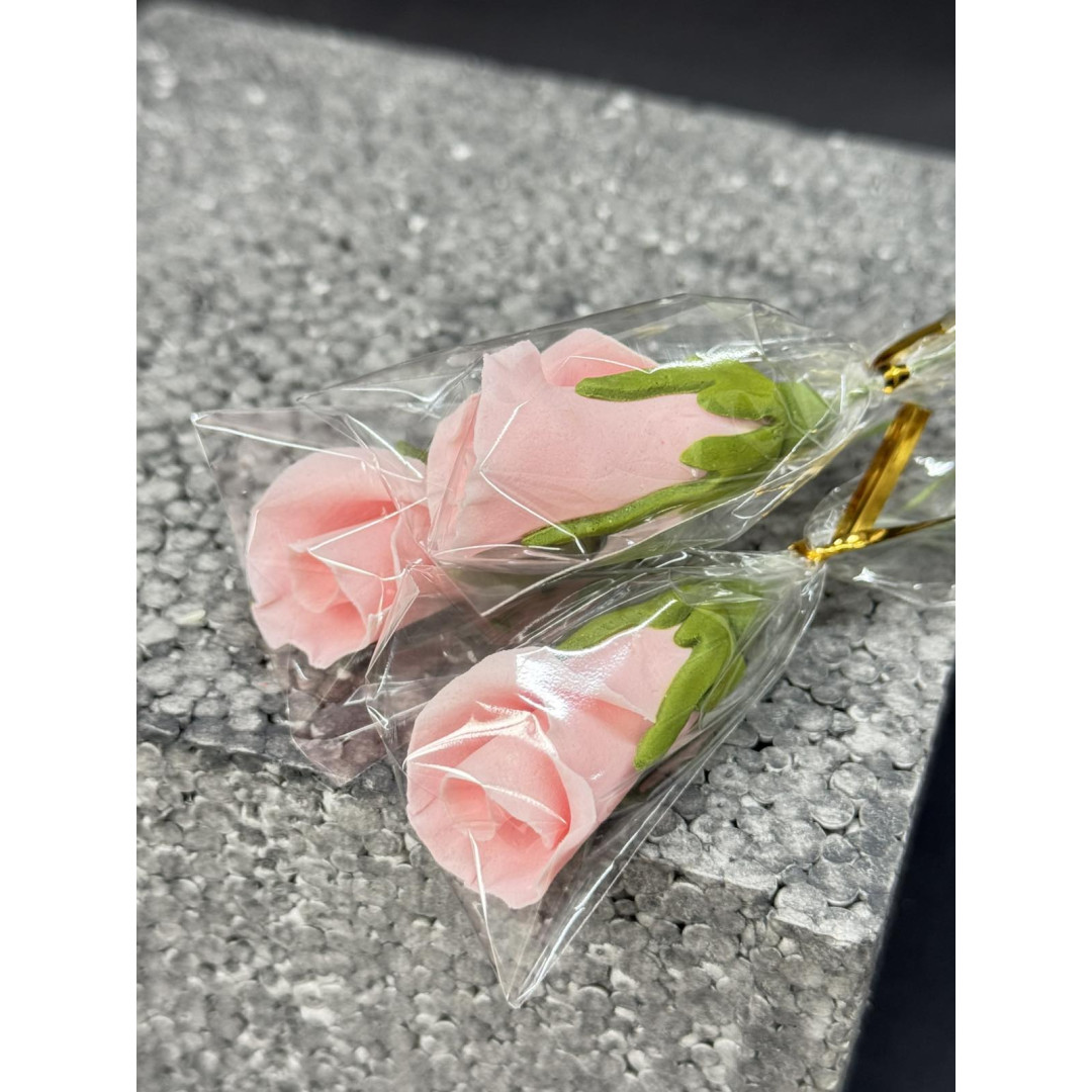 Бутон троянди №3 СВІТЛО-ЧЕРВОНИЙ