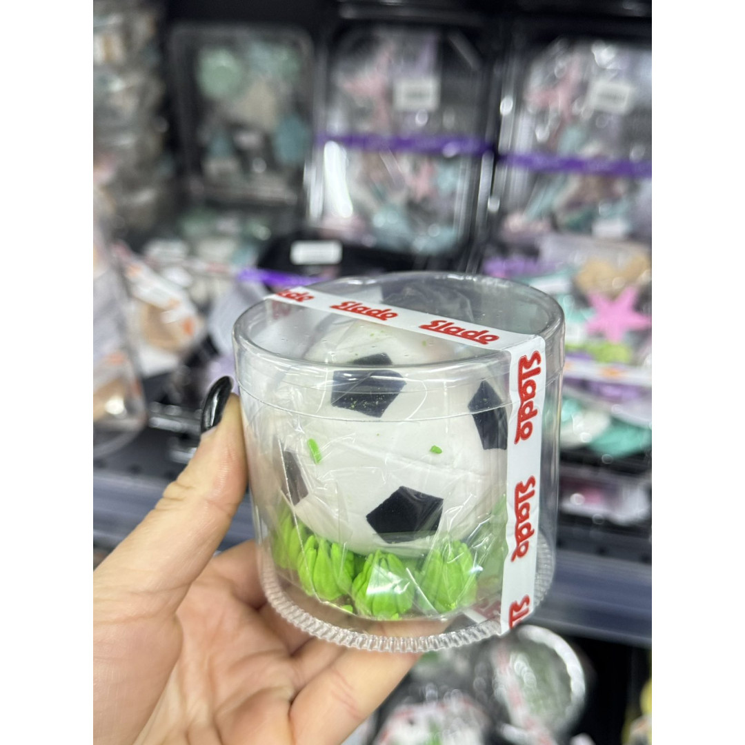 Футбольний м'яч