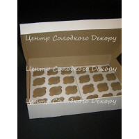 Коробка 24 кекси