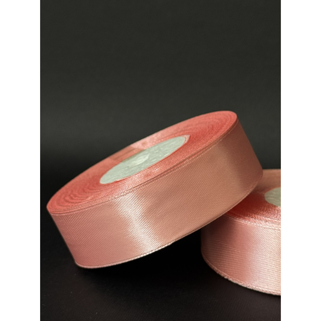 Лента атлас 2,5 см пудровий (169) 32 м