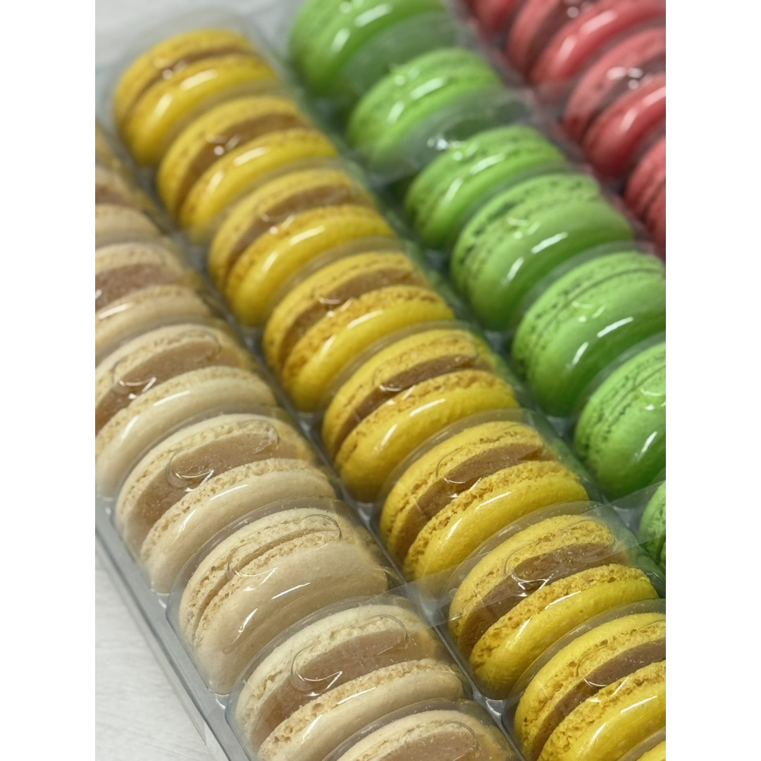 Макаронс кришечки мікс( рож-зел.-жовт.-білі) 36 шт