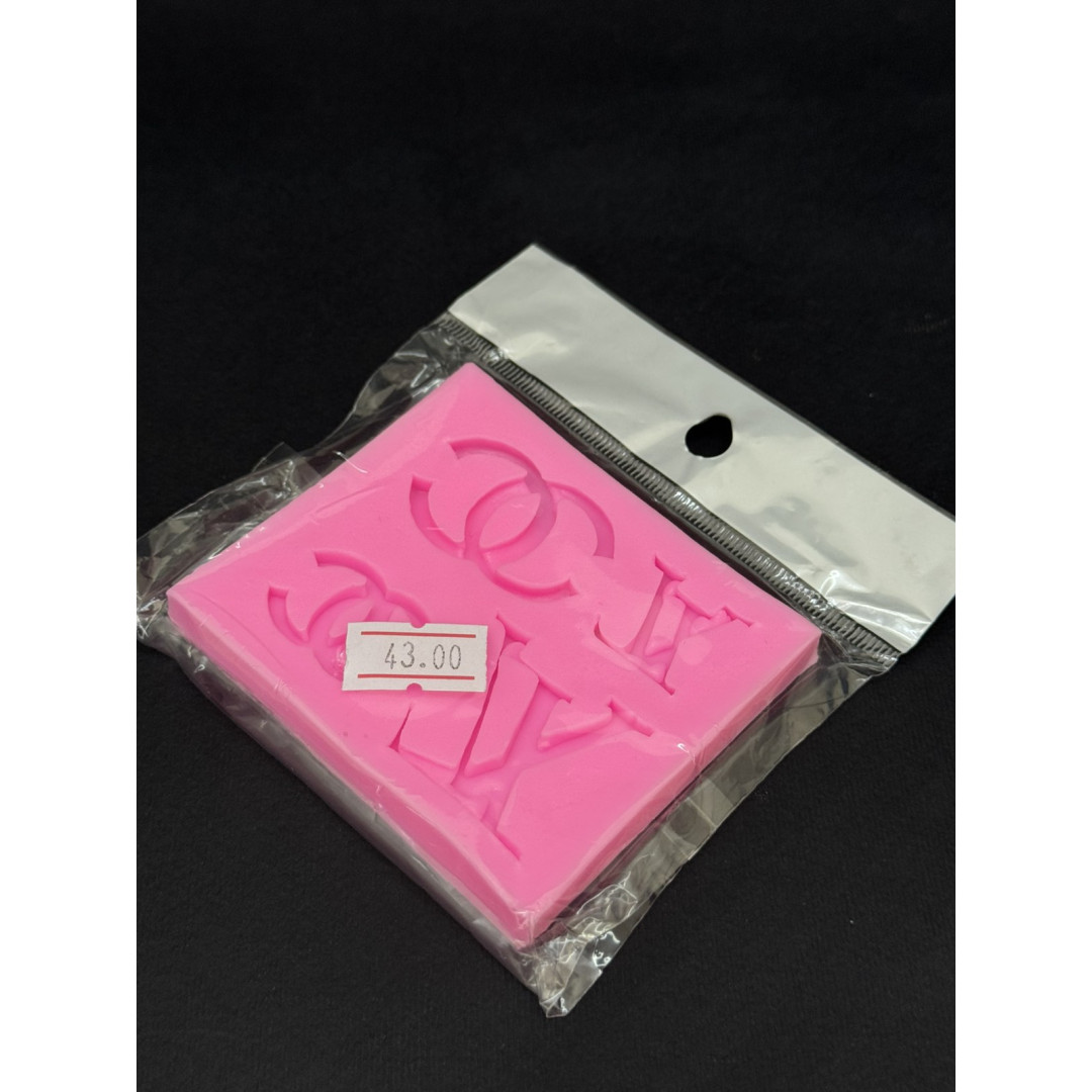 Молд шанель і луі вітон