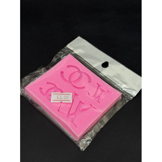 Молд шанель і луі вітон