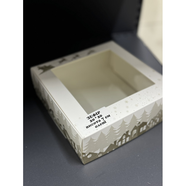 Коробка для зефіру 20*20*7 см з вікном Олені золот. хатинки синя