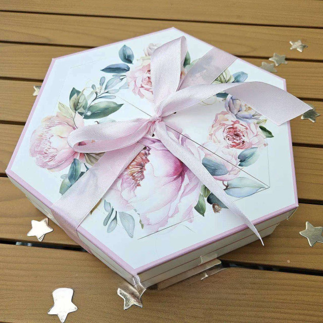 Весняна коробка з дверцятами (240*240*60 мм) піони біла