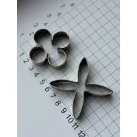 Вирубка метал фуксія пелюски