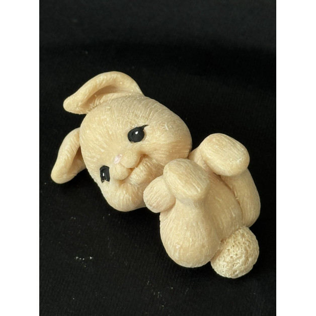 Кондитерська прикраса зайчик лежачий №1