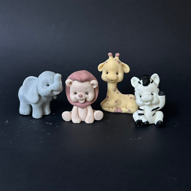 кондитерська прикраса набір звірі (лев, слон, зебра, жираф) висота 5см, 6см, 7см.